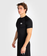 Rashguard Venum Contender mangas cortas