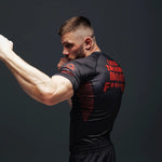 Rashguard Manto Fighting mangas cortas Negro