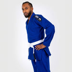 BJJ Gi Venum En primer lugar