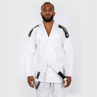 BJJ Gi Venum En primer lugar