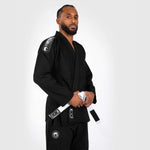 BJJ Gi Venum En primer lugar