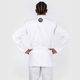 BJJ Gi Venum En primer lugar