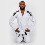 BJJ Gi Venum En primer lugar