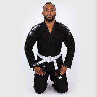 BJJ Gi Venum En primer lugar