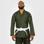BJJ Gi Venum En primer lugar