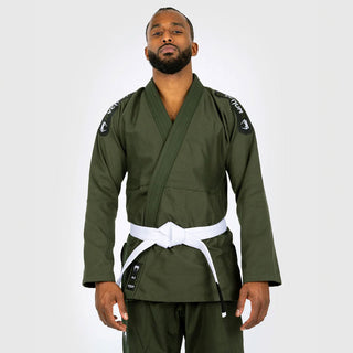 BJJ Gi Venum En primer lugar