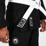 BJJ Gi Venum En primer lugar
