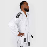 BJJ Gi Venum En primer lugar