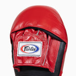 Manoplas de boxeo Fairtex Pro Angular FMV8 Negro-Rojo