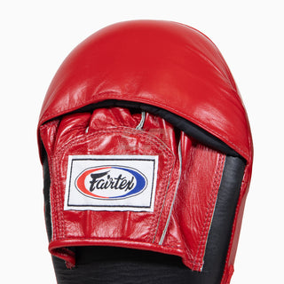 Manoplas de boxeo Fairtex Pro Angular FMV8 Negro-Rojo