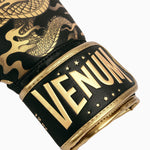 Guantes de boxeo Venum Vuelo del Dragón Negro-bronce 