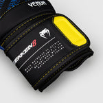 Guantes de boxeo Venum Tekken 8 King Negro-amarillo 