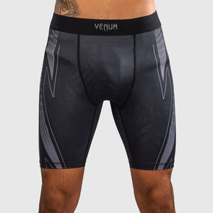 Pantalones cortos de compresión Venum Amazonia Reborn Negro-gris-Combat Arena
