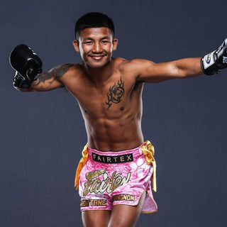 Pantalones cortos kick-thai Fairtex Sakura Edición Limitada 