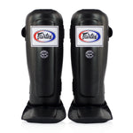 Espinilleras Fairtex SP3 de doble acolchado con protector de pies 
