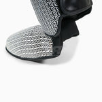 Espinilleras con parapiede Adidas Pro Kickboxing WAKO Negro-blanco 