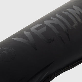 Espinilleras con Parapiede Venum Challenger Negro Black 
