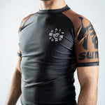 Rashguard Half Sumo Sugoi Ranked Marrón-Combat Arena