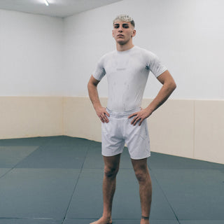 Rashguard Manto Shield mangas cortas Blanco-Combat Arena