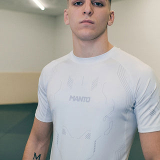 Rashguard Manto Shield mangas cortas Blanco-Combat Arena