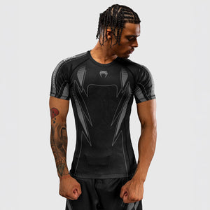 Rashguard Venum Amazonia Reborn manga corta Negro-gris-Combat Arena