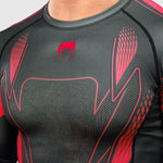 Rashguard Venum Amazonia Reborn maniche lunghe Nero-rosso-Combat Arena