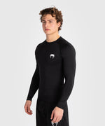 Rashguard Venum Contender manga larga