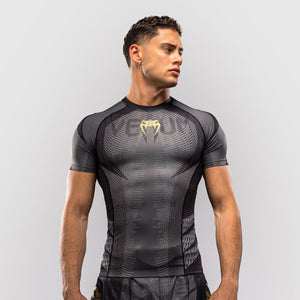 Rashguard Venum Galactic 3.0 mangas cortas Negro-oro-Combat Arena