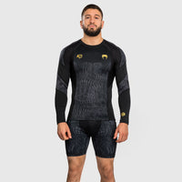 Rashguard Venum x Chimaev Wild Borz mangas largas Negro-Combat Arena