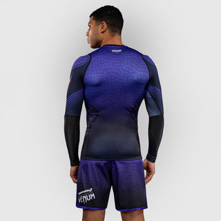 Rashguard Venum Tekken 8 Kazuya mangas largas Negro-violeta 