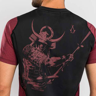 T-shirt Venum Assassin's Creed Shadows Dry Tech Rosso-nero-Combat Arena