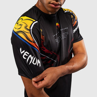 Camiseta Venum Dry Tech Tekken 8 Yoshimitsu Negro-naranja 